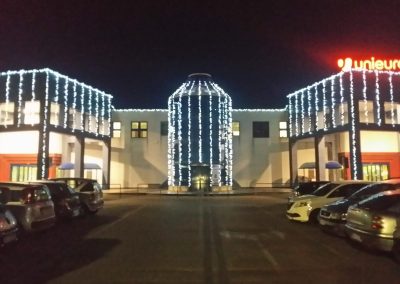 Luminarie San Salvo Realizza illuminazioni professionali per il tuo negozio, la tua città, o la tua cerimonia preferita. Lavoriamo sul territorio abruzzese, con sede a San Salvo. Illuminazioni san salvo, illuminazioni vasto, illuminazioni cupello, illuminazioni montenero, illuminazioni petacciato e dintorni.