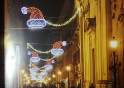 Luminarie San Salvo Realizza illuminazioni professionali per il tuo negozio, la tua città, o la tua cerimonia preferita. Lavoriamo sul territorio abruzzese, con sede a San Salvo. Illuminazioni san salvo, illuminazioni vasto, illuminazioni cupello, illuminazioni montenero, illuminazioni petacciato e dintorni.