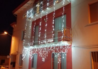 Luminarie San Salvo Realizza illuminazioni professionali per il tuo negozio, la tua città, o la tua cerimonia preferita. Lavoriamo sul territorio abruzzese, con sede a San Salvo. Illuminazioni san salvo, illuminazioni vasto, illuminazioni cupello, illuminazioni montenero, illuminazioni petacciato e dintorni.