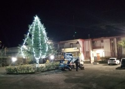 Luminarie San Salvo Realizza illuminazioni professionali per il tuo negozio, la tua città, o la tua cerimonia preferita. Lavoriamo sul territorio abruzzese, con sede a San Salvo. Illuminazioni san salvo, illuminazioni vasto, illuminazioni cupello, illuminazioni montenero, illuminazioni petacciato e dintorni.