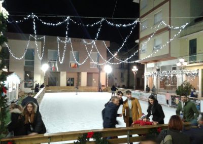Luminarie San Salvo Realizza illuminazioni professionali per il tuo negozio, la tua città, o la tua cerimonia preferita. Lavoriamo sul territorio abruzzese, con sede a San Salvo. Illuminazioni san salvo, illuminazioni vasto, illuminazioni cupello, illuminazioni montenero, illuminazioni petacciato e dintorni.