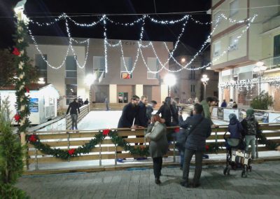 Luminarie San Salvo Realizza illuminazioni professionali per il tuo negozio, la tua città, o la tua cerimonia preferita. Lavoriamo sul territorio abruzzese, con sede a San Salvo. Illuminazioni san salvo, illuminazioni vasto, illuminazioni cupello, illuminazioni montenero, illuminazioni petacciato e dintorni.