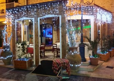 Luminarie San Salvo Realizza illuminazioni professionali per il tuo negozio, la tua città, o la tua cerimonia preferita. Lavoriamo sul territorio abruzzese, con sede a San Salvo. Illuminazioni san salvo, illuminazioni vasto, illuminazioni cupello, illuminazioni montenero, illuminazioni petacciato e dintorni.