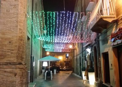 Luminarie San Salvo Realizza illuminazioni professionali per il tuo negozio, la tua città, o la tua cerimonia preferita. Lavoriamo sul territorio abruzzese, con sede a San Salvo. Illuminazioni san salvo, illuminazioni vasto, illuminazioni cupello, illuminazioni montenero, illuminazioni petacciato e dintorni.