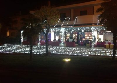 Luminarie San Salvo Realizza illuminazioni professionali per il tuo negozio, la tua città, o la tua cerimonia preferita. Lavoriamo sul territorio abruzzese, con sede a San Salvo. Illuminazioni san salvo, illuminazioni vasto, illuminazioni cupello, illuminazioni montenero, illuminazioni petacciato e dintorni.