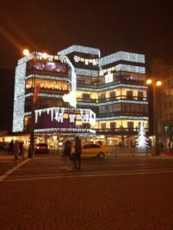 Luminarie San Salvo Realizza illuminazioni professionali per il tuo negozio, la tua città, o la tua cerimonia preferita. Lavoriamo sul territorio abruzzese, con sede a San Salvo. Illuminazioni san salvo, illuminazioni vasto, illuminazioni cupello, illuminazioni montenero, illuminazioni petacciato e dintorni. Luminarie San Salvo Realizza illuminazioni professionali per il tuo negozio, la tua città, o la tua cerimonia preferita. Lavoriamo sul territorio abruzzese, con sede a San Salvo. Illuminazioni san salvo, illuminazioni vasto, illuminazioni cupello, illuminazioni montenero, illuminazioni petacciato e dintorni.
